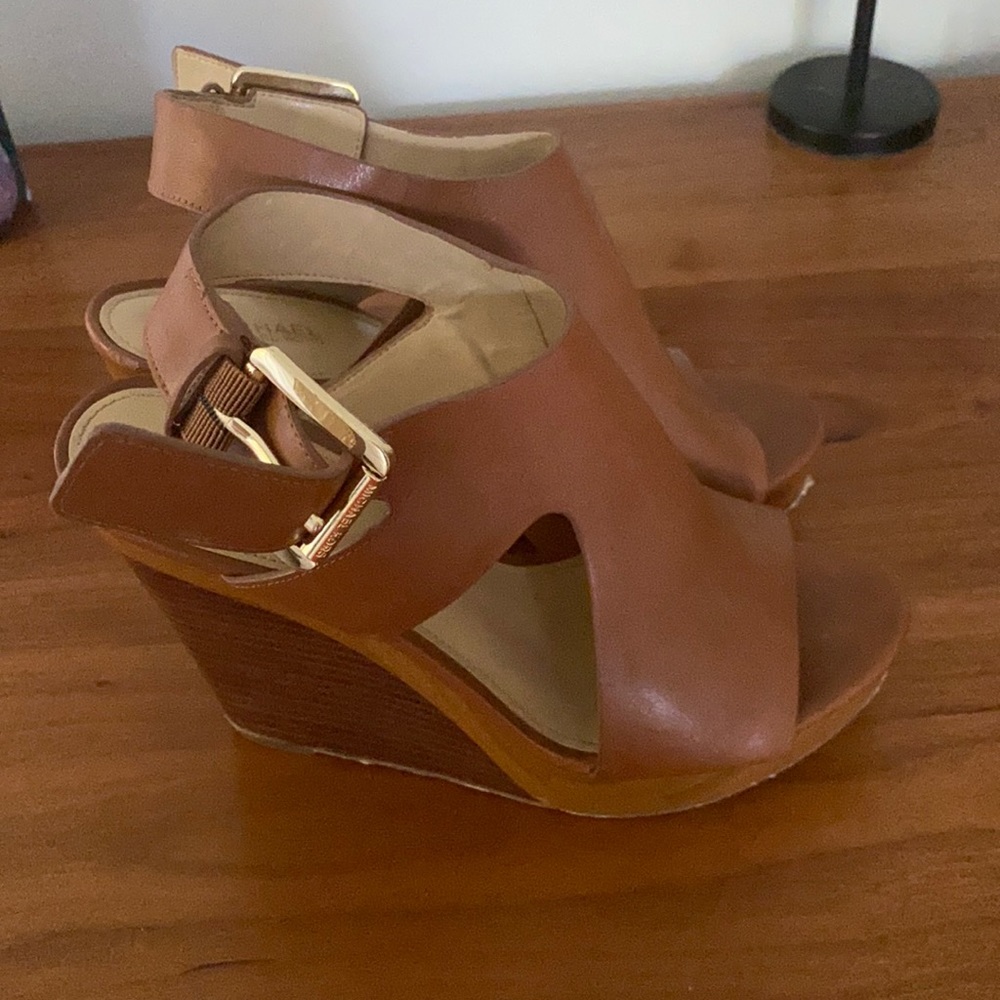 GUC Michael Kors wedges